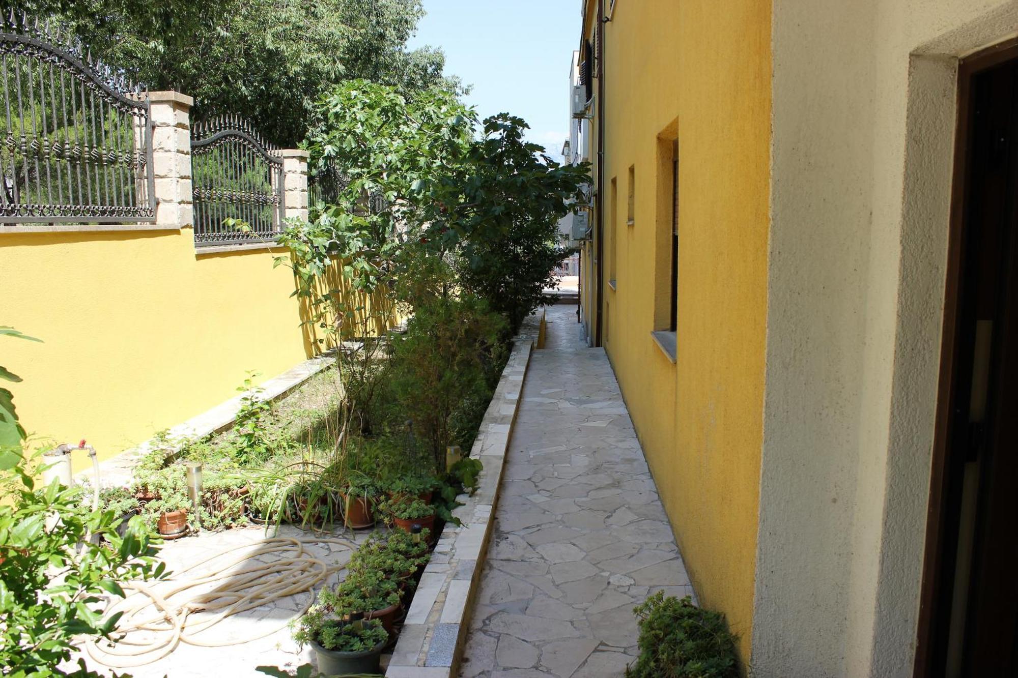 Eros Guesthouse Split Exterior foto